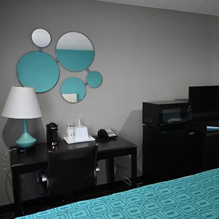 ניו בראונפלס Howard Johnson By Wyndham Near Schlitterbahn מראה חיצוני תמונה