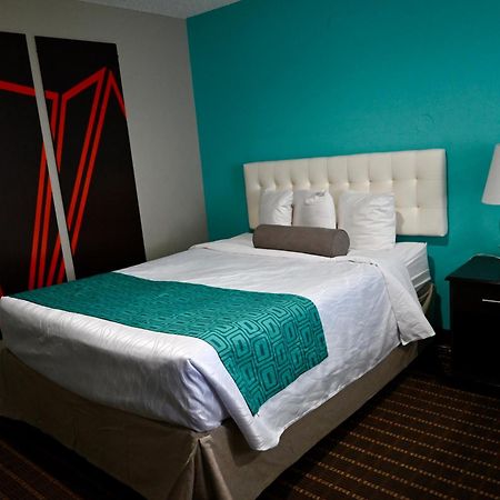 ניו בראונפלס Howard Johnson By Wyndham Near Schlitterbahn מראה חיצוני תמונה