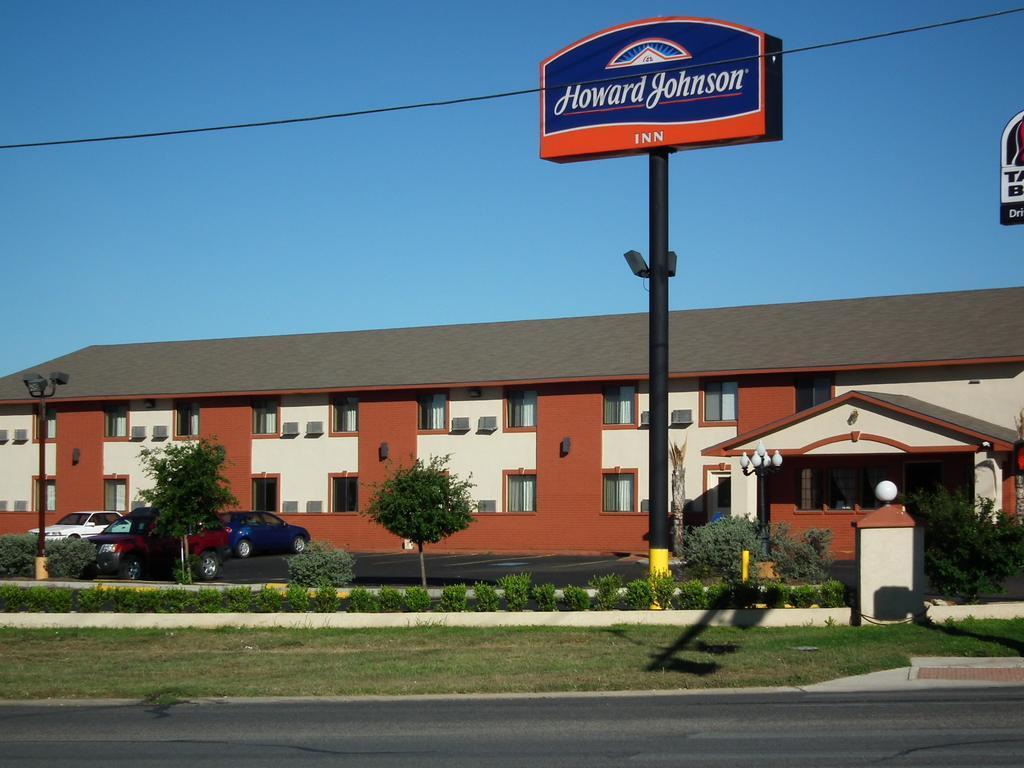 ניו בראונפלס Howard Johnson By Wyndham Near Schlitterbahn מראה חיצוני תמונה