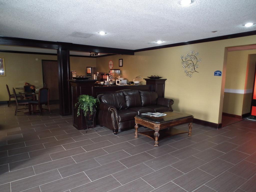 ניו בראונפלס Howard Johnson By Wyndham Near Schlitterbahn מראה חיצוני תמונה