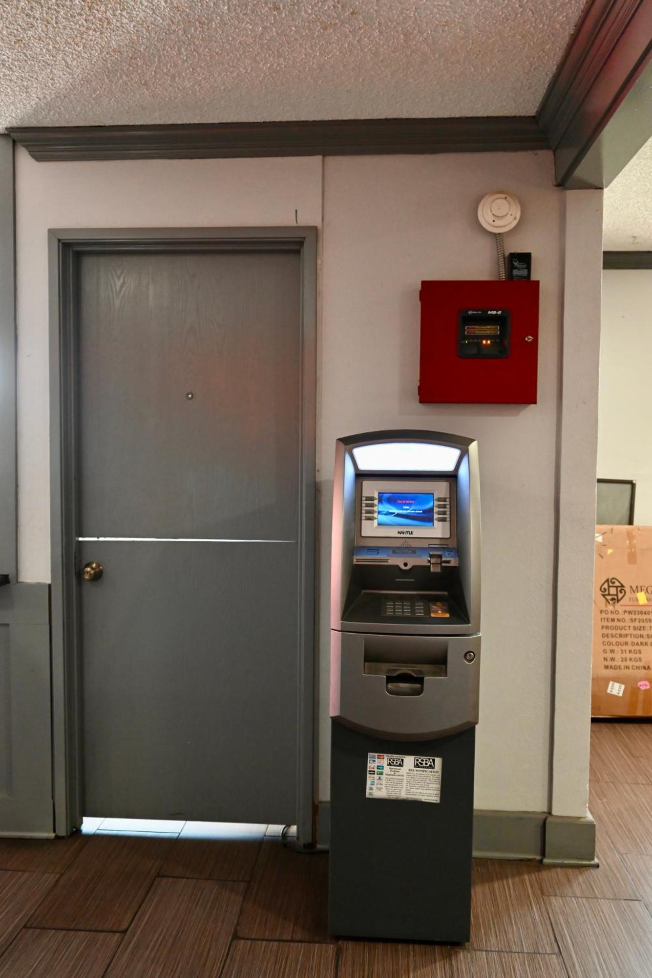 ניו בראונפלס Howard Johnson By Wyndham Near Schlitterbahn מראה חיצוני תמונה